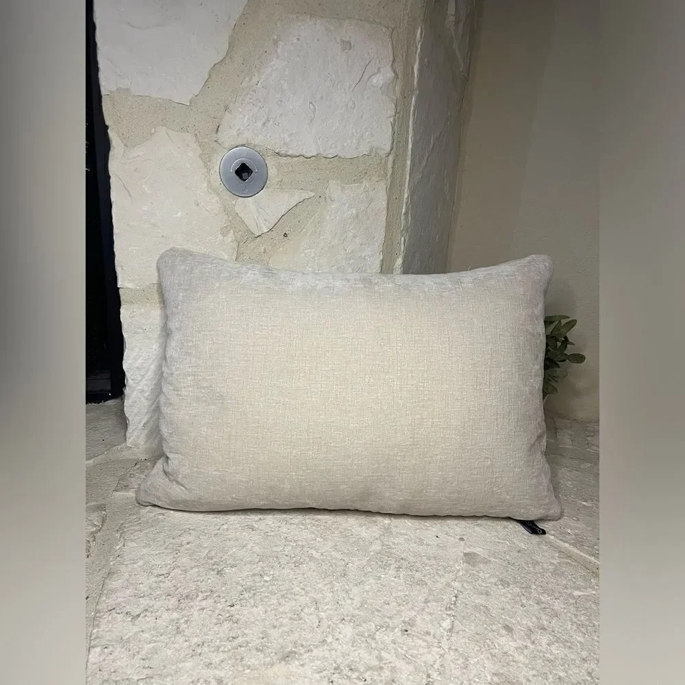 Rodeo Home accent pillow “There are so many beautiful reasons to be happy”